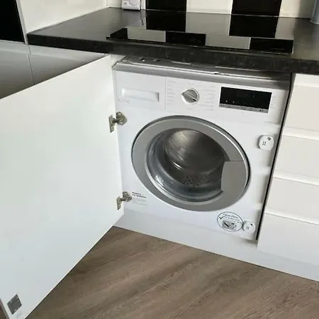 Apartment Modern 1 Bed Apartment, 10 Mins To Leeds Centre *